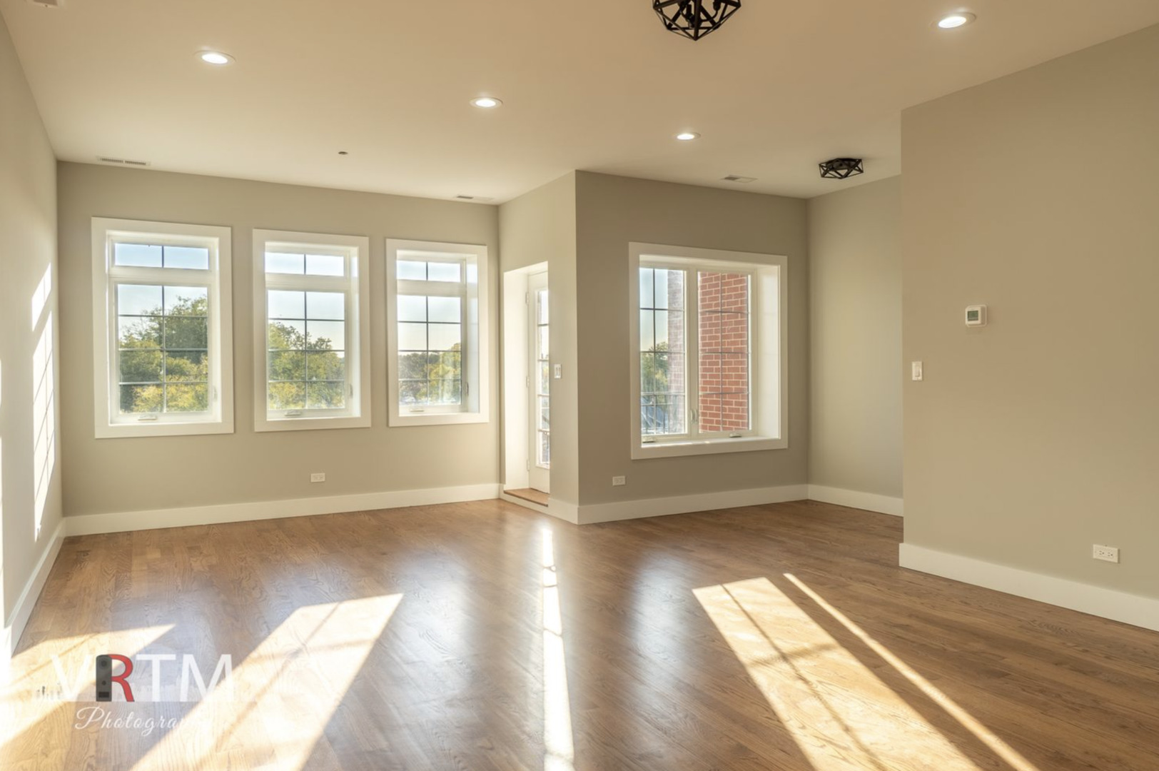 4211 N Elston Avenue Unit: 2B
