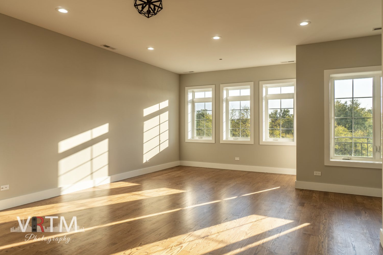 4211 N Elston Avenue Unit: 2B