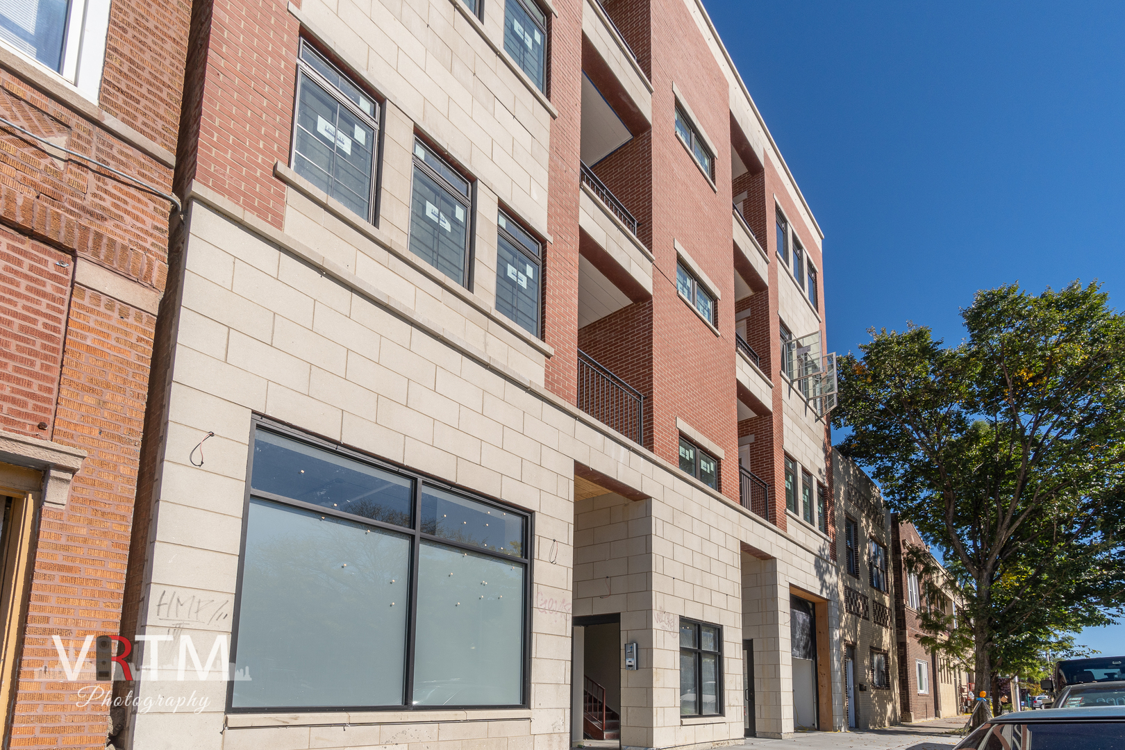 4211 N Elston Avenue Unit: 2B