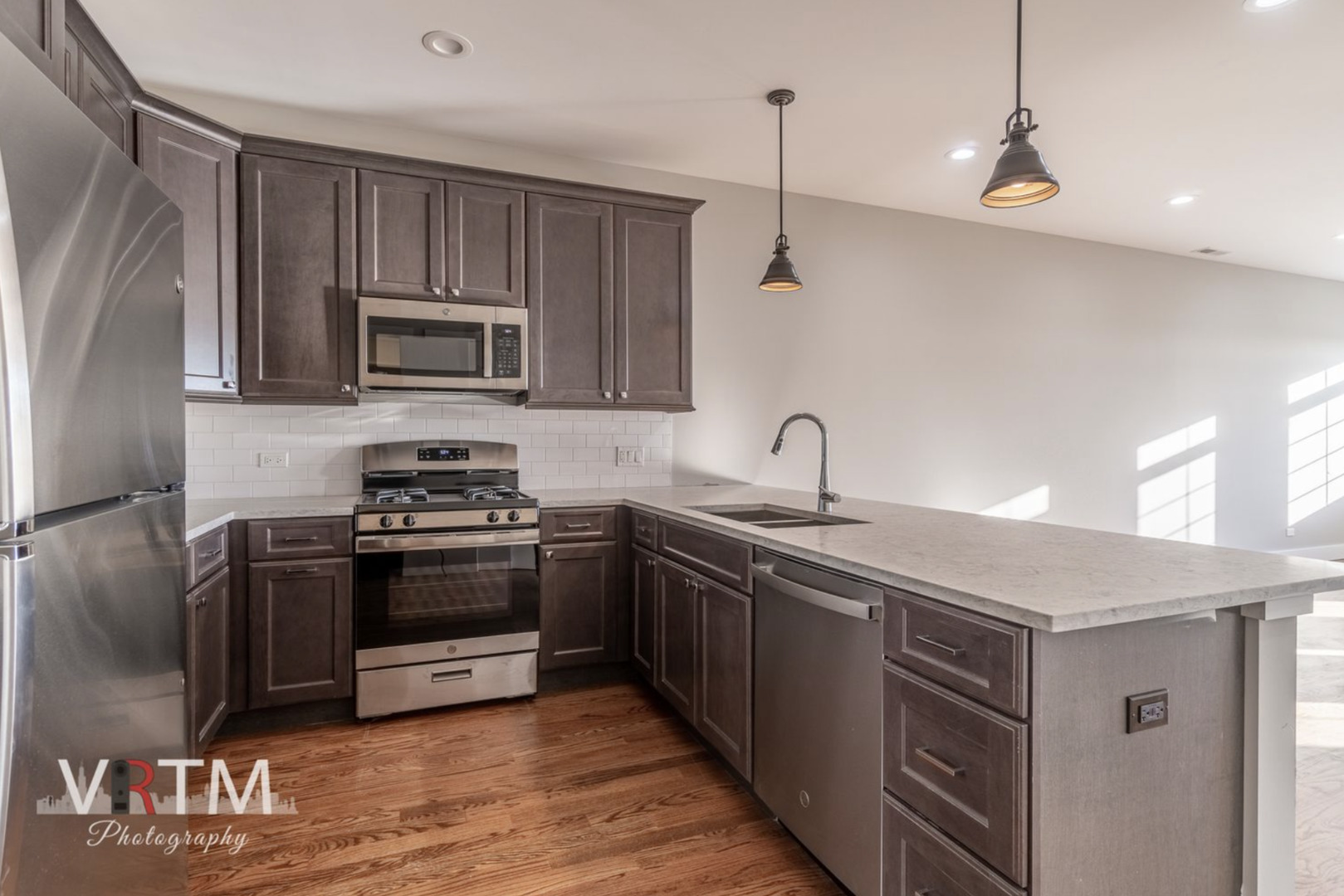 4211 N Elston Avenue Unit: 2B