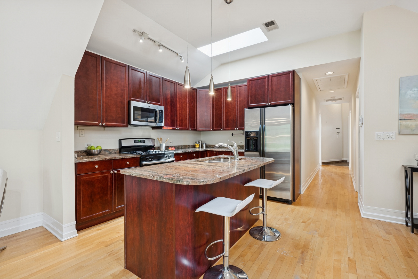 1325 W Wolfram Street Unit: 3