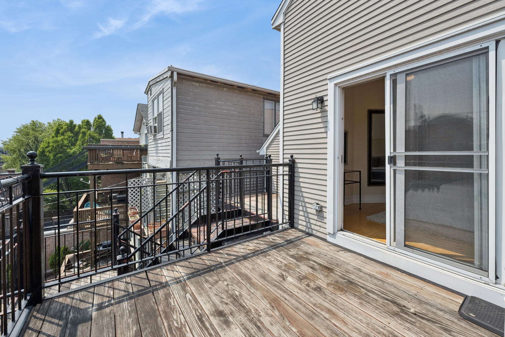 1325 W Wolfram Street Unit: 3