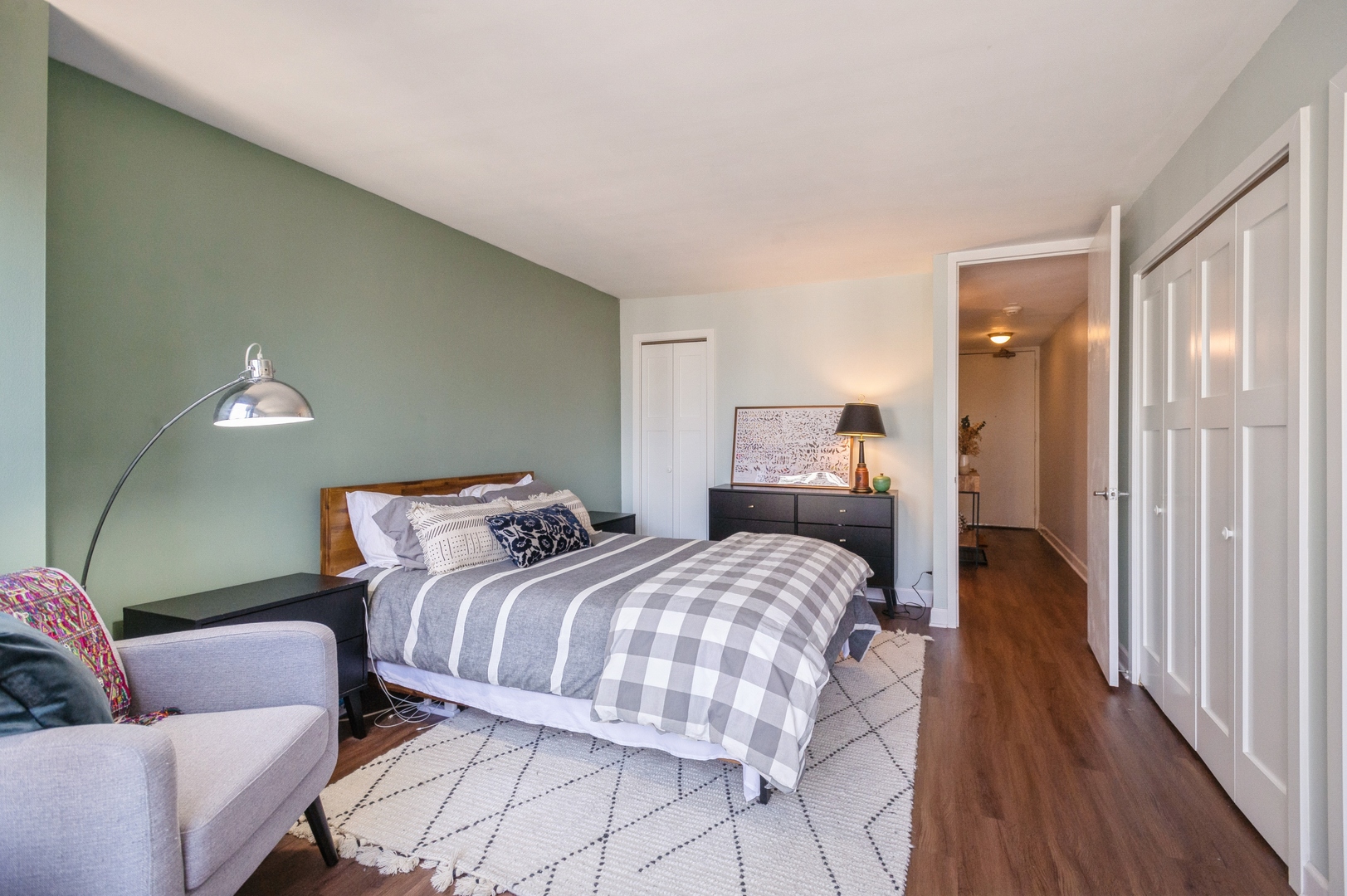 30 E Huron Street Unit: 2104