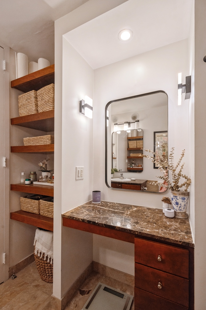 30 E Huron Street Unit: 2104