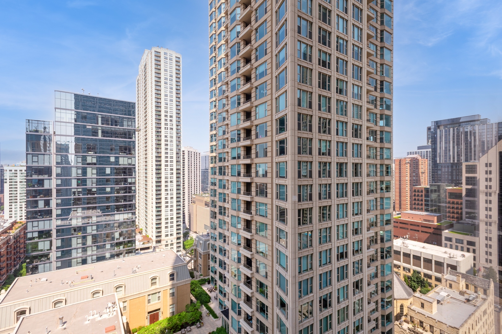 30 E Huron Street Unit: 2104