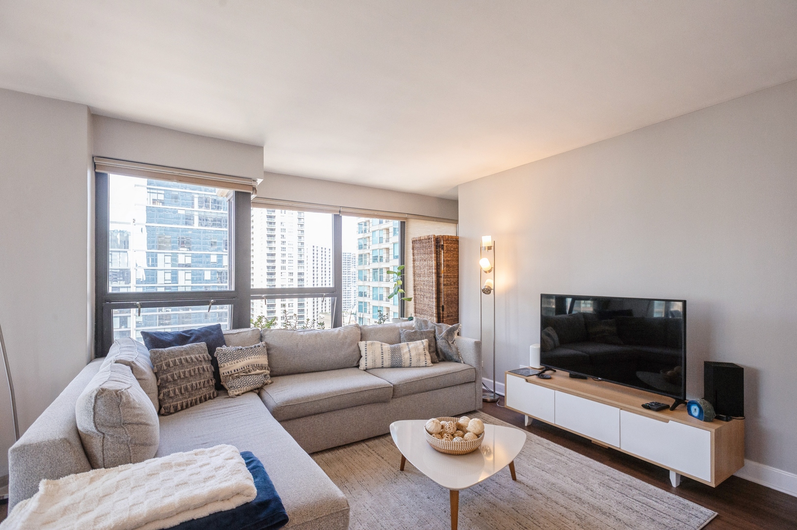 30 E Huron Street Unit: 2104