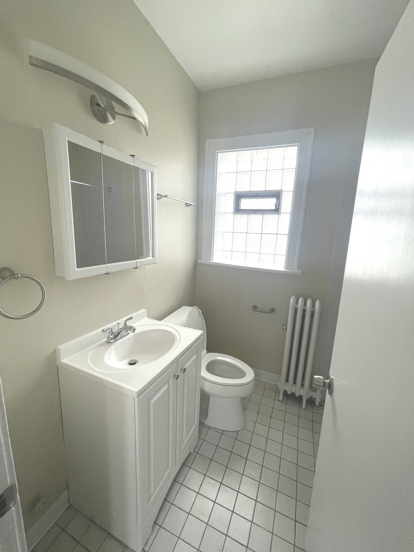 4416 N Lavergne Avenue Unit: 3