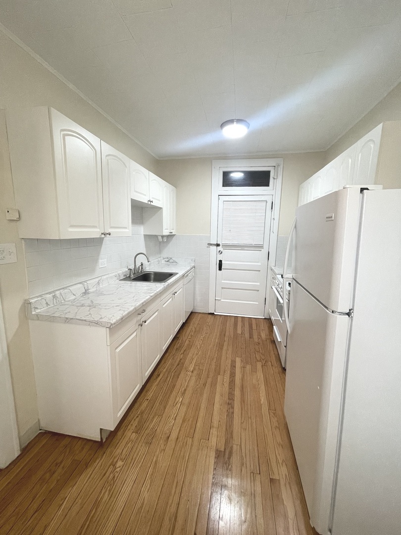 4416 N Lavergne Avenue Unit: 3