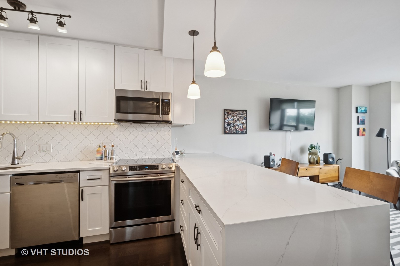 1550 N Lake Shore Drive Unit: 2E