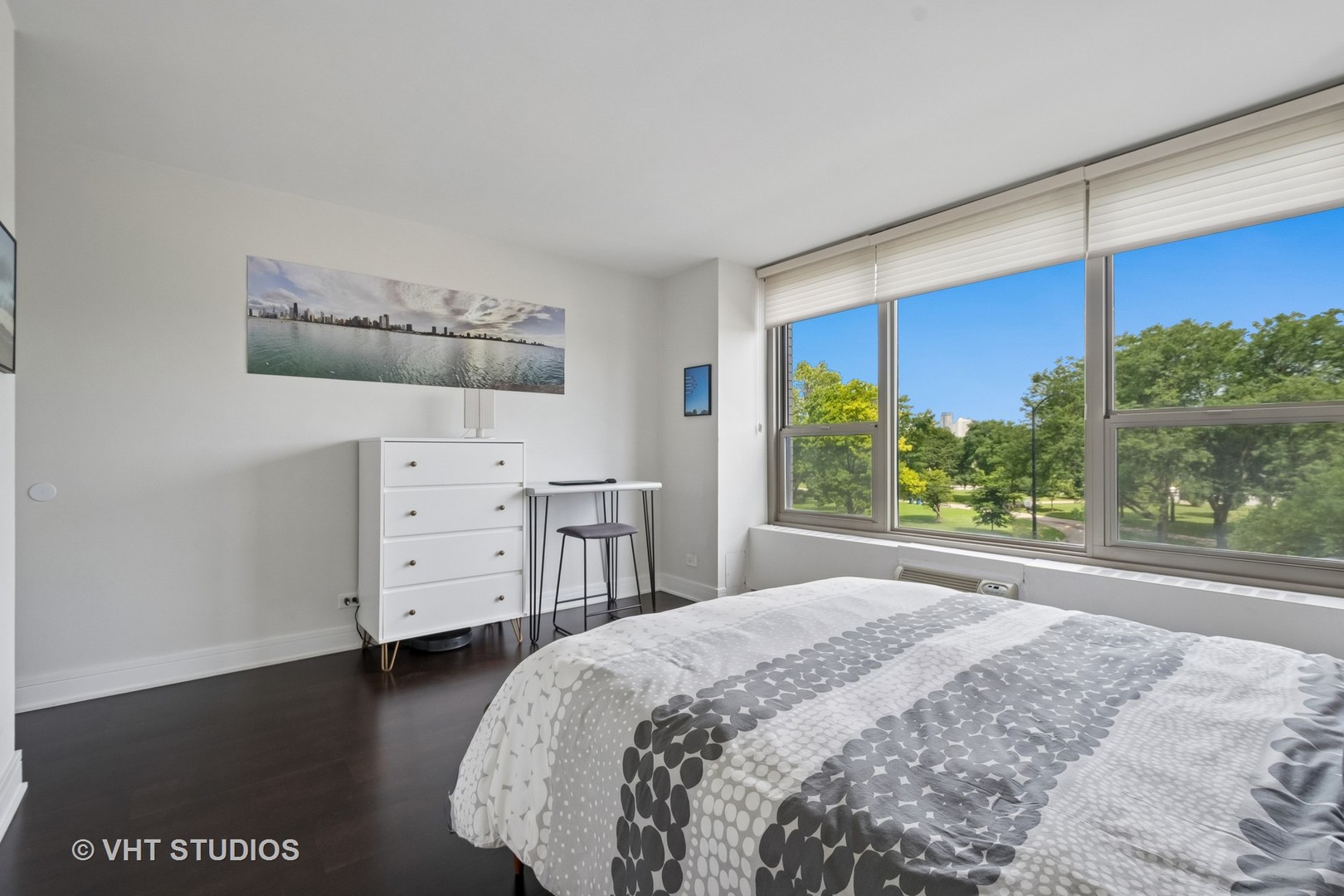 1550 N Lake Shore Drive Unit: 2E