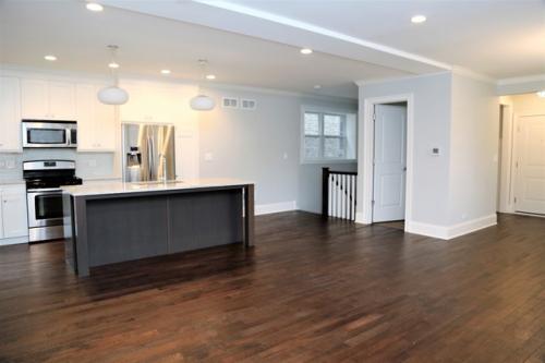 2305 W Waveland Avenue Unit: 1E