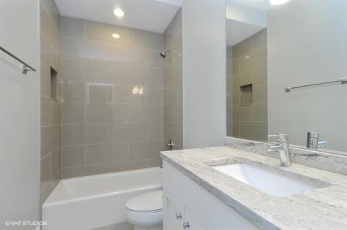 2305 W Waveland Avenue Unit: 1E