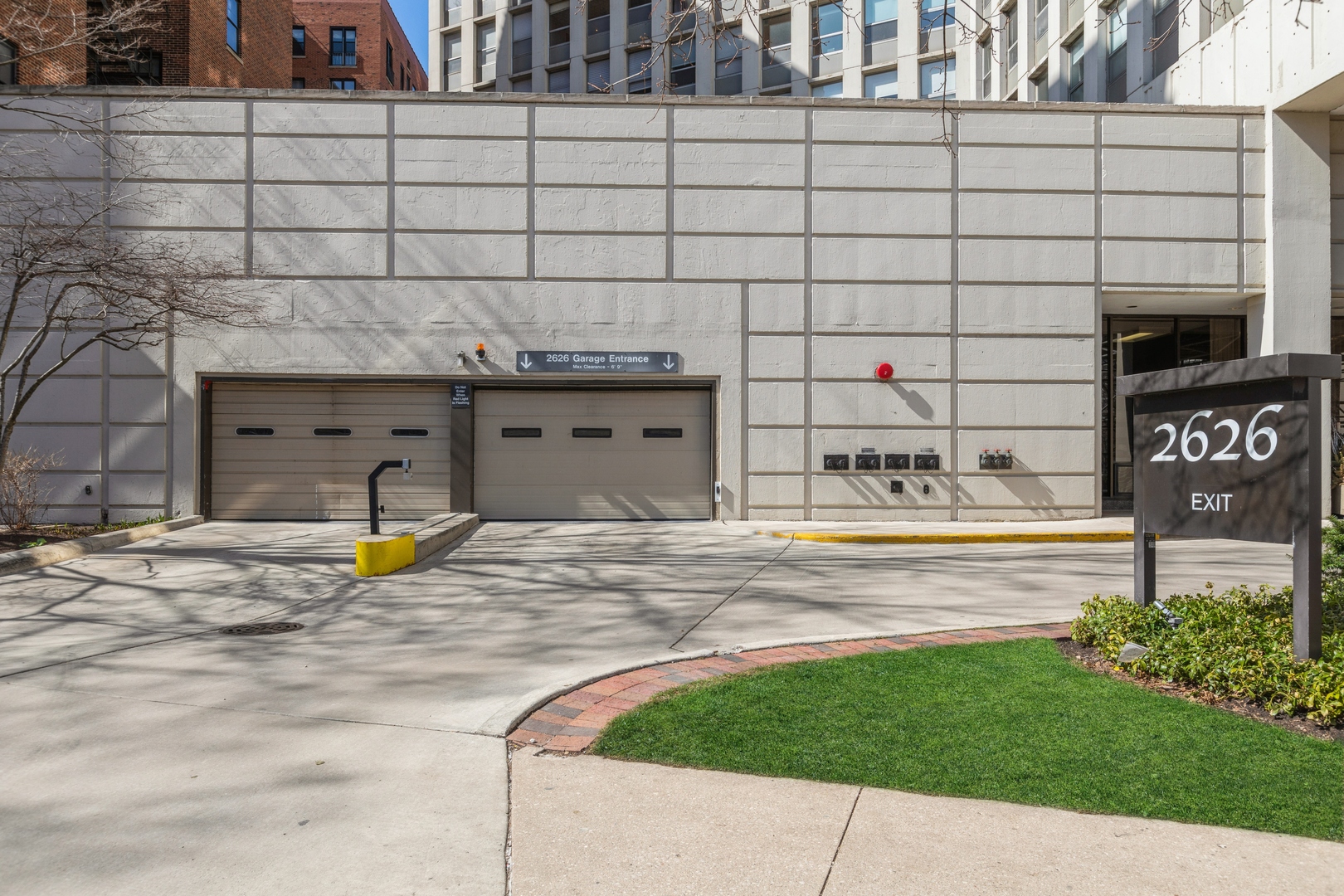 2626 N Lakeview Avenue Unit: 3605