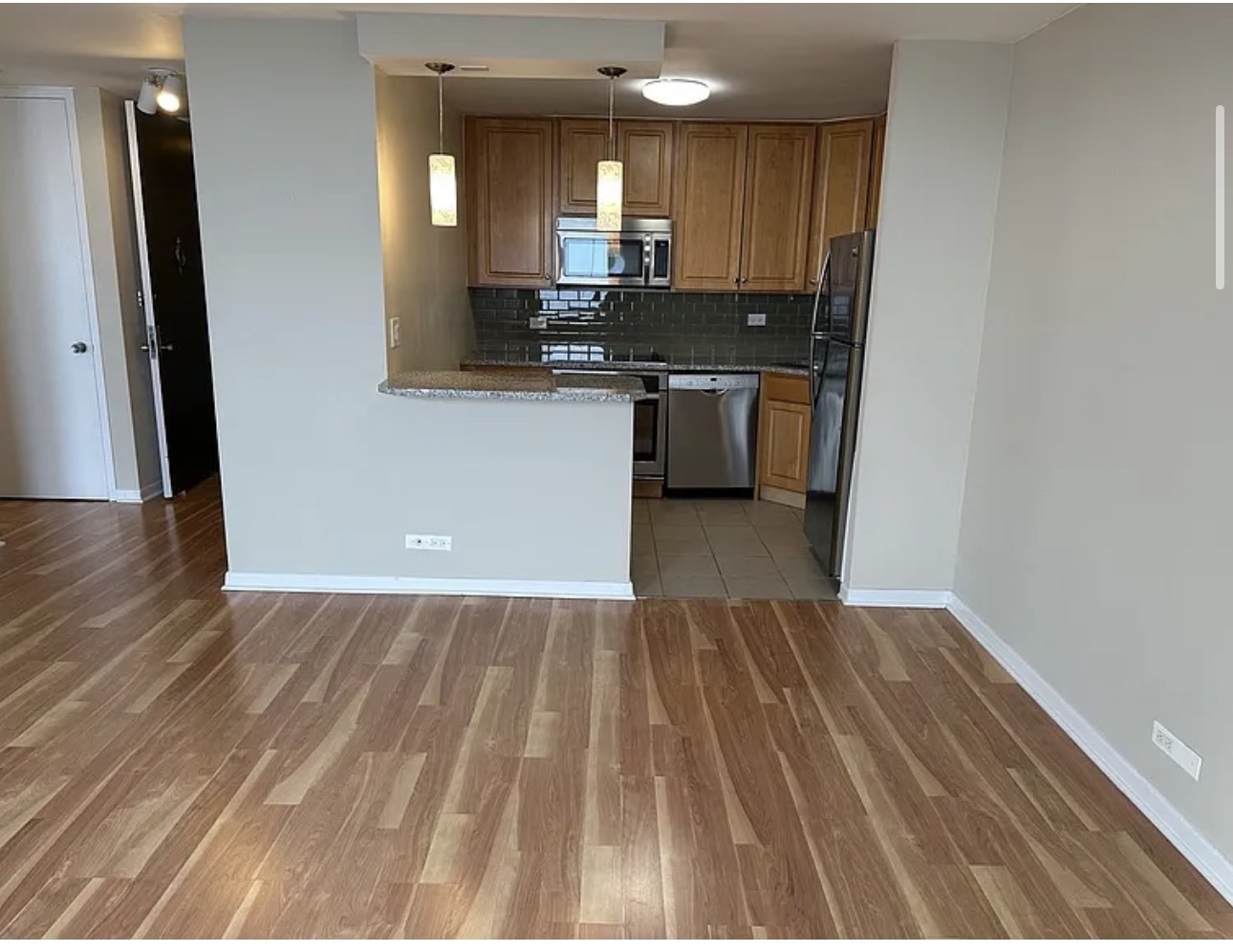 2626 N Lakeview Avenue Unit: 3605