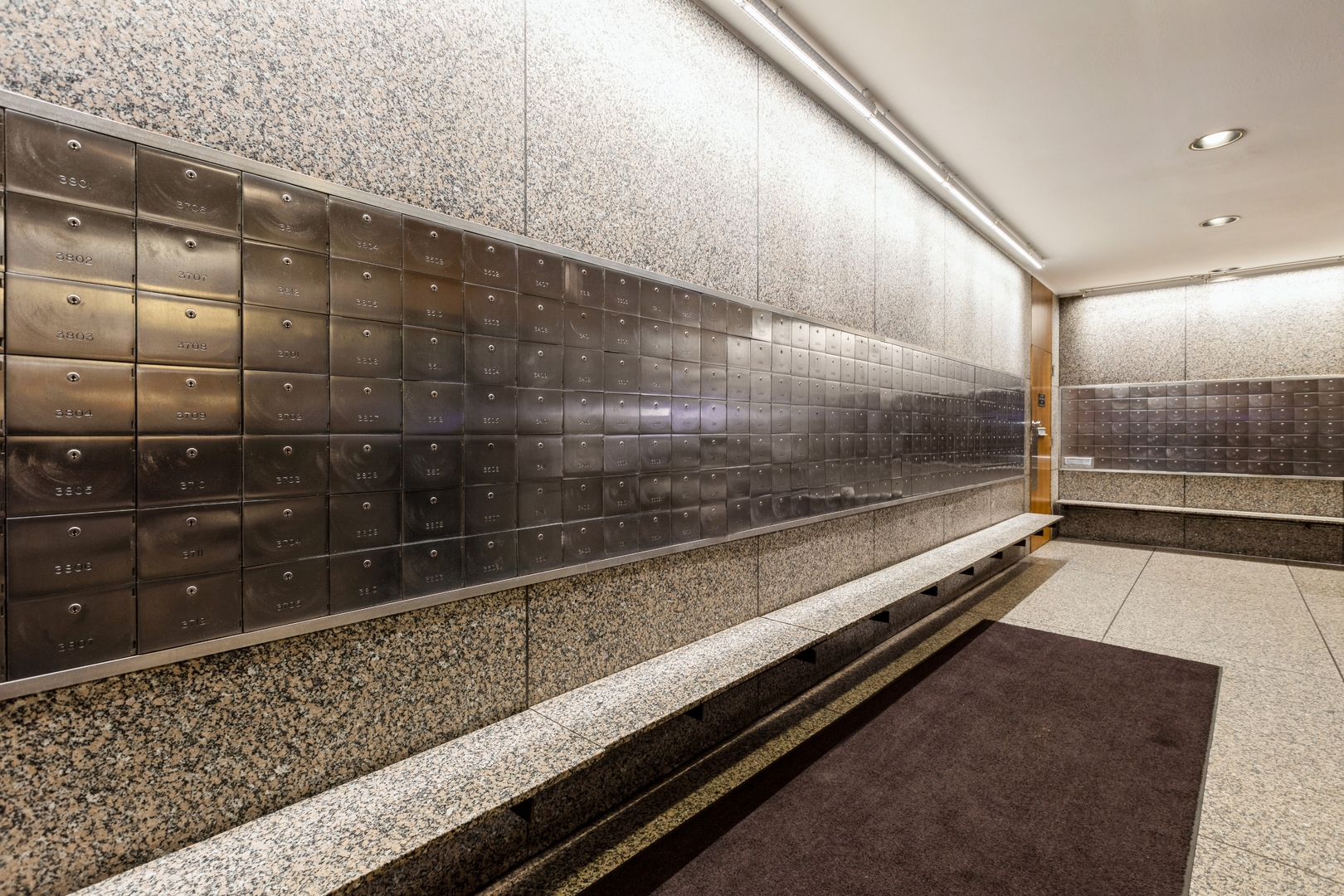 2626 N Lakeview Avenue Unit: 3605