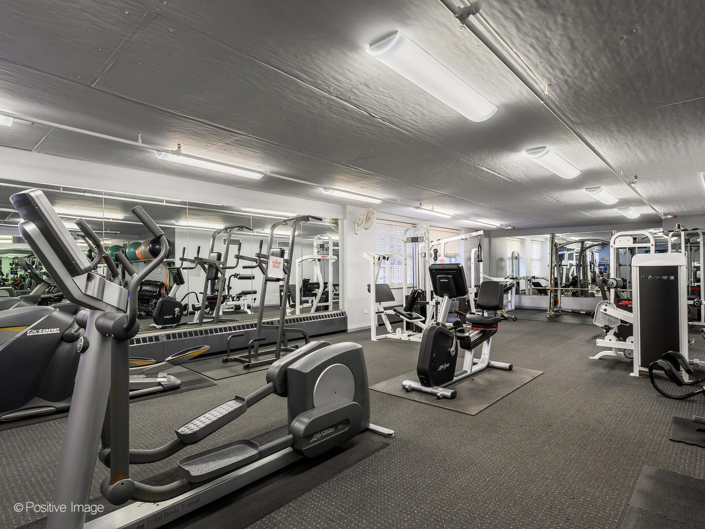 21 W Chestnut Street Unit: 1202