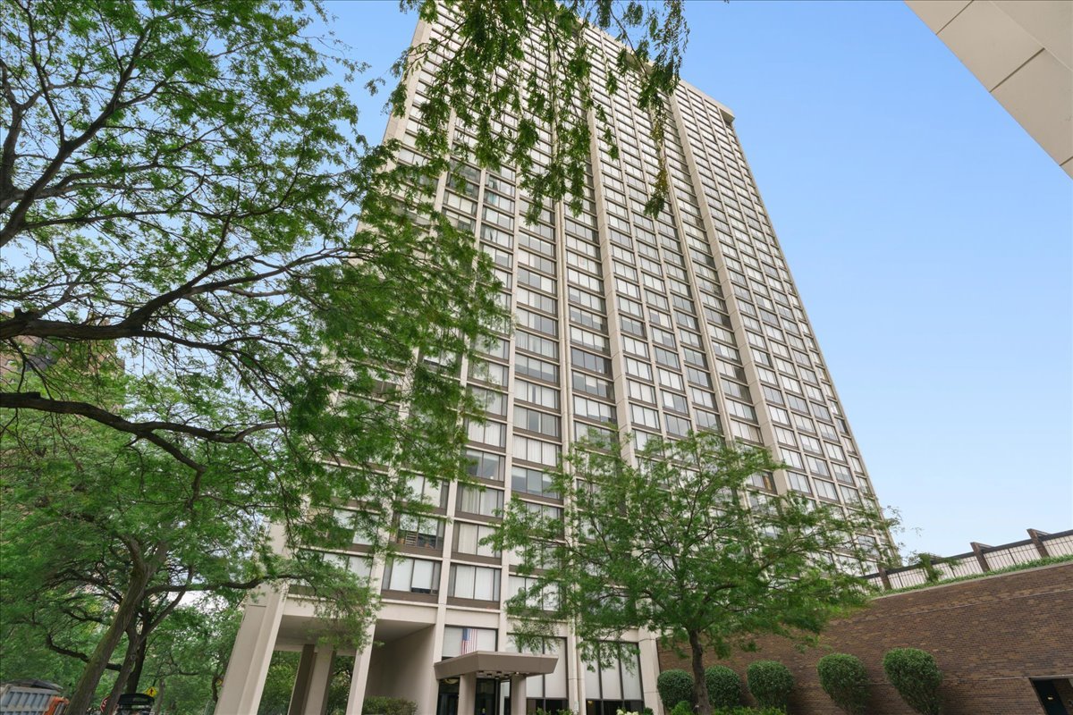 5455 N Sheridan Road Unit: 3406