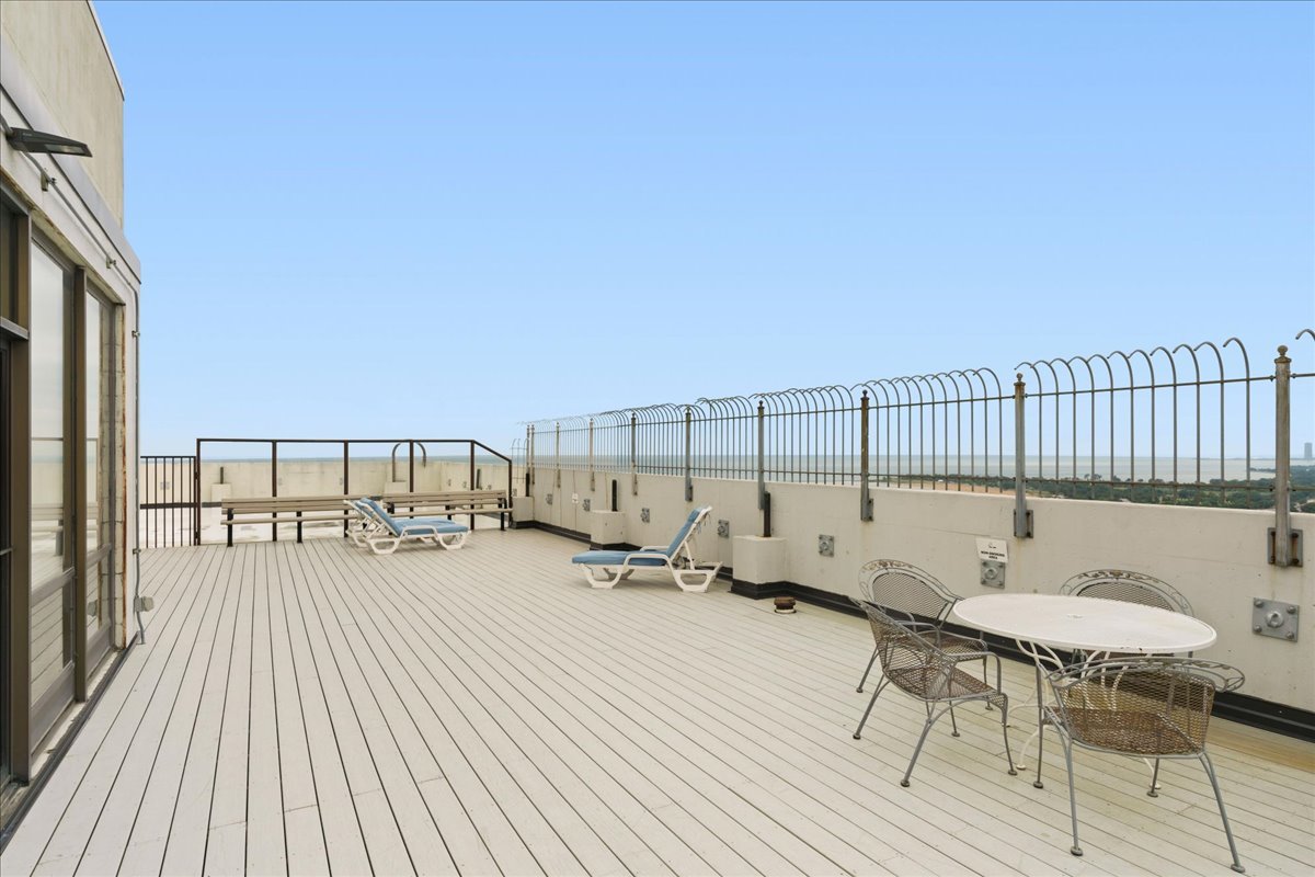 5455 N Sheridan Road Unit: 3406