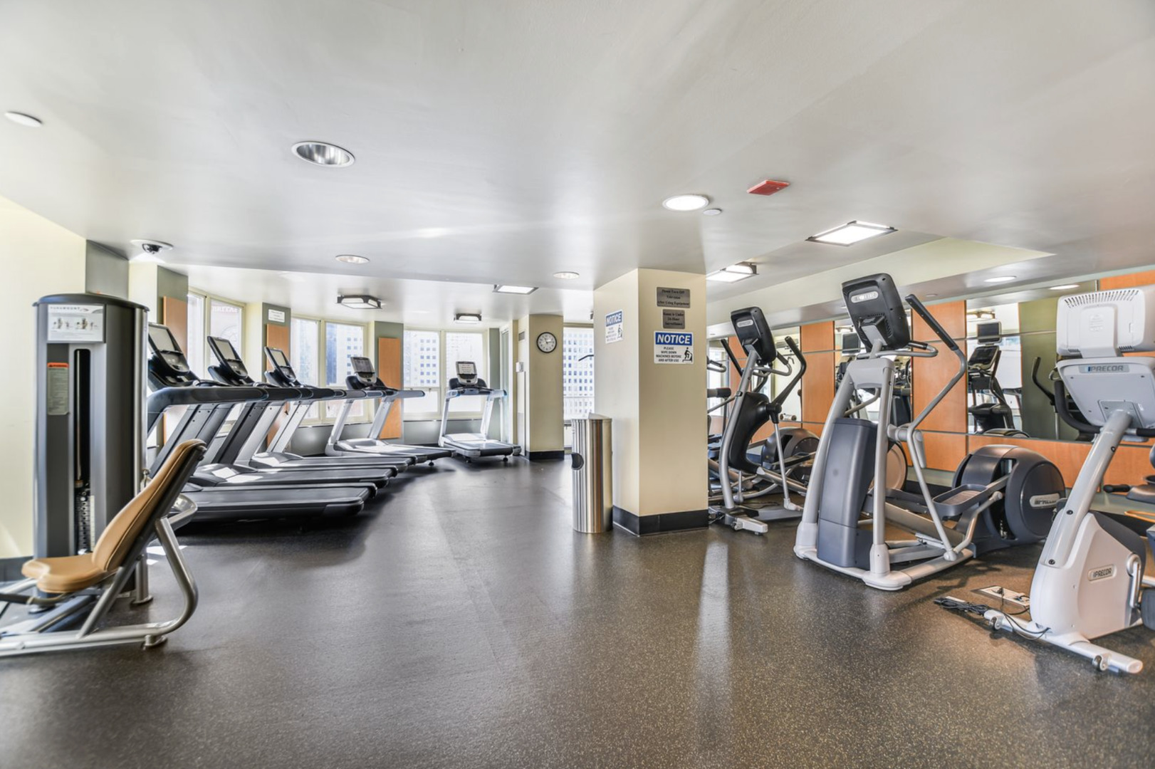 345 N La Salle Drive Unit: 3406