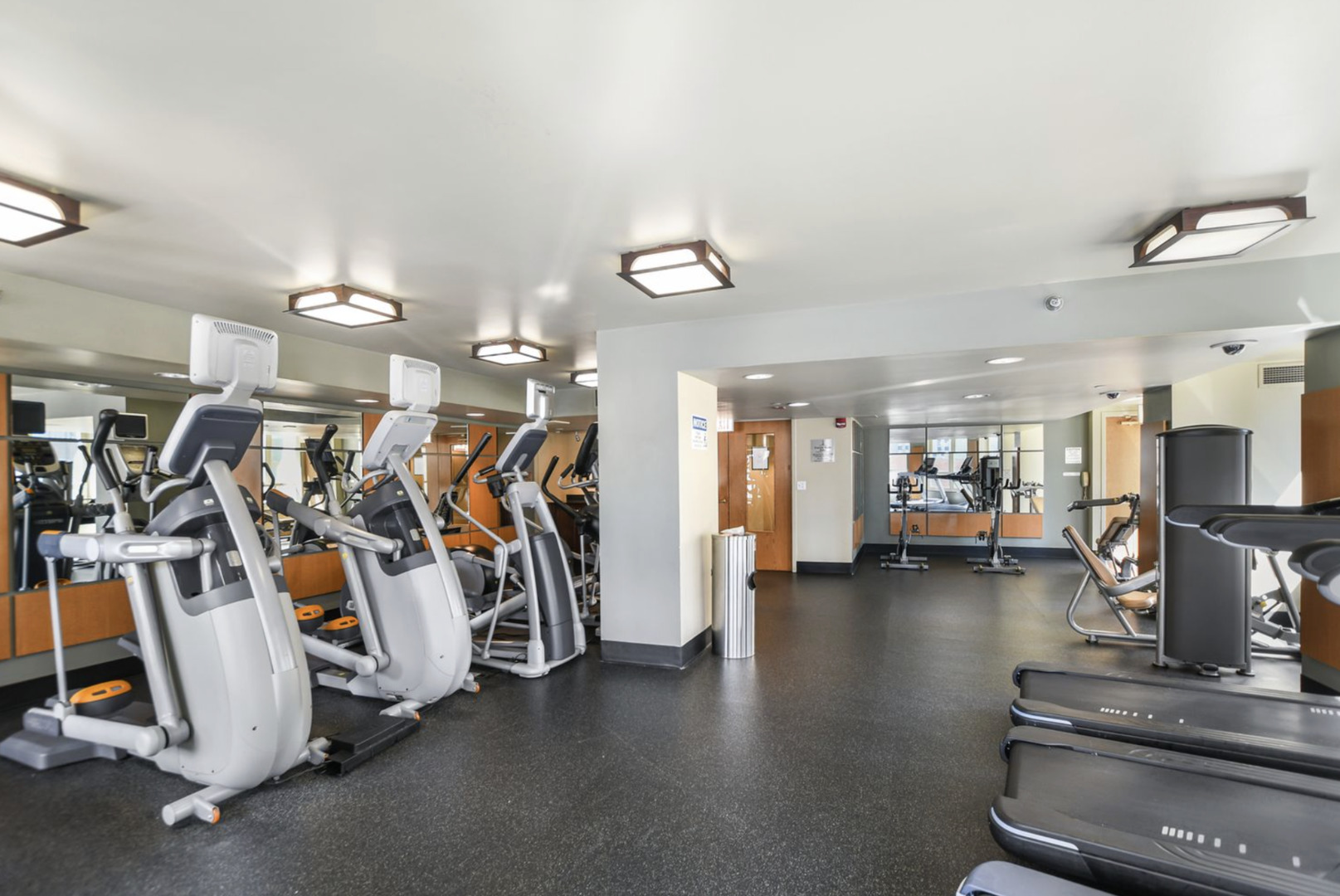 345 N La Salle Drive Unit: 3406
