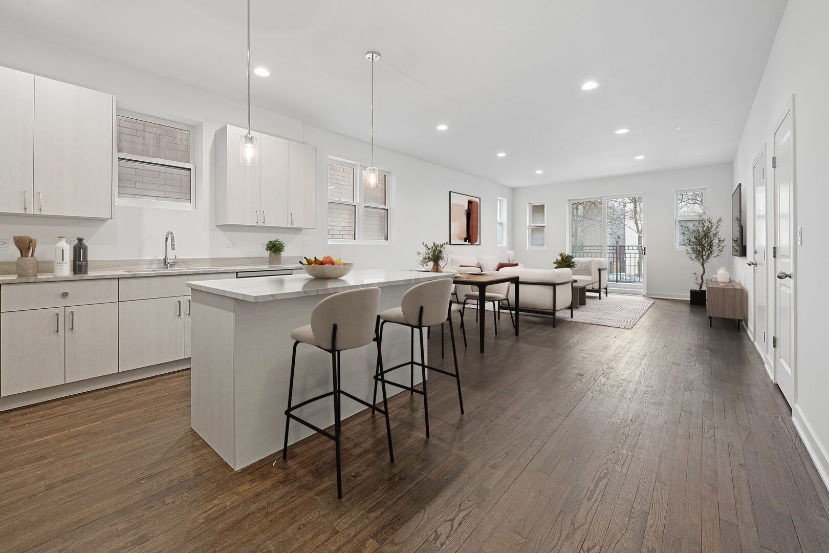 1952 W Ohio Street Unit: 1E