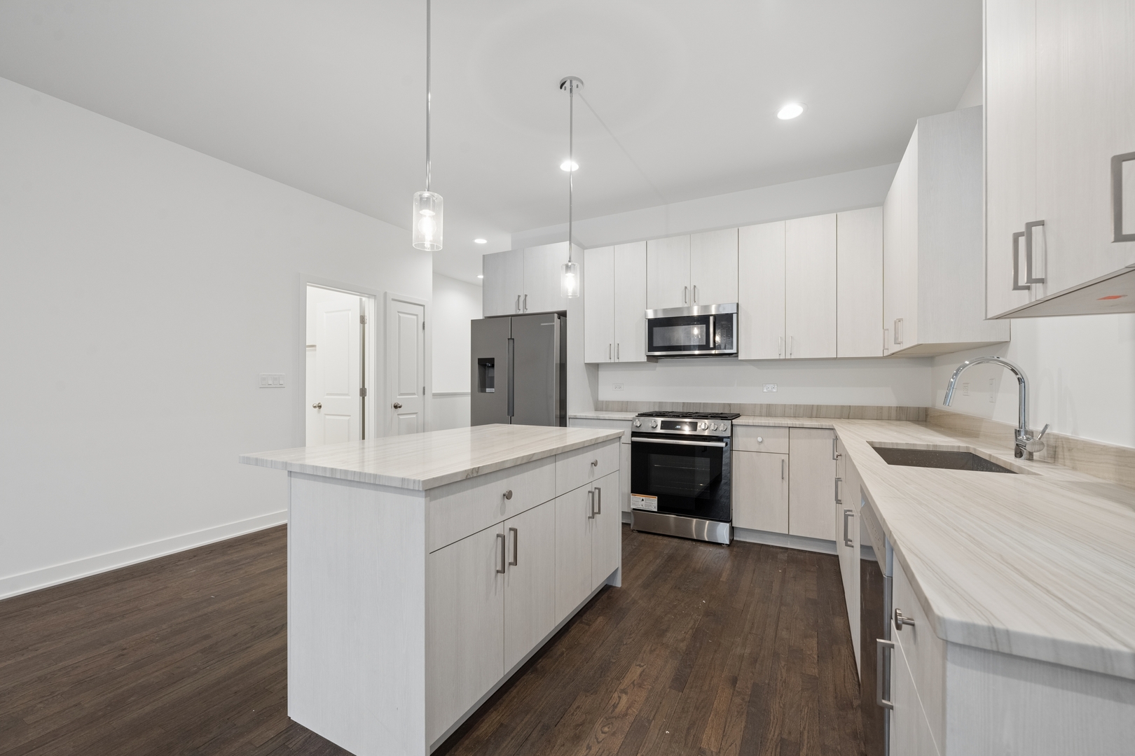 1952 W Ohio Street Unit: 1E