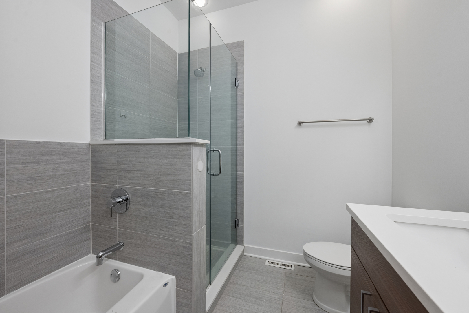 1952 W Ohio Street Unit: 1E