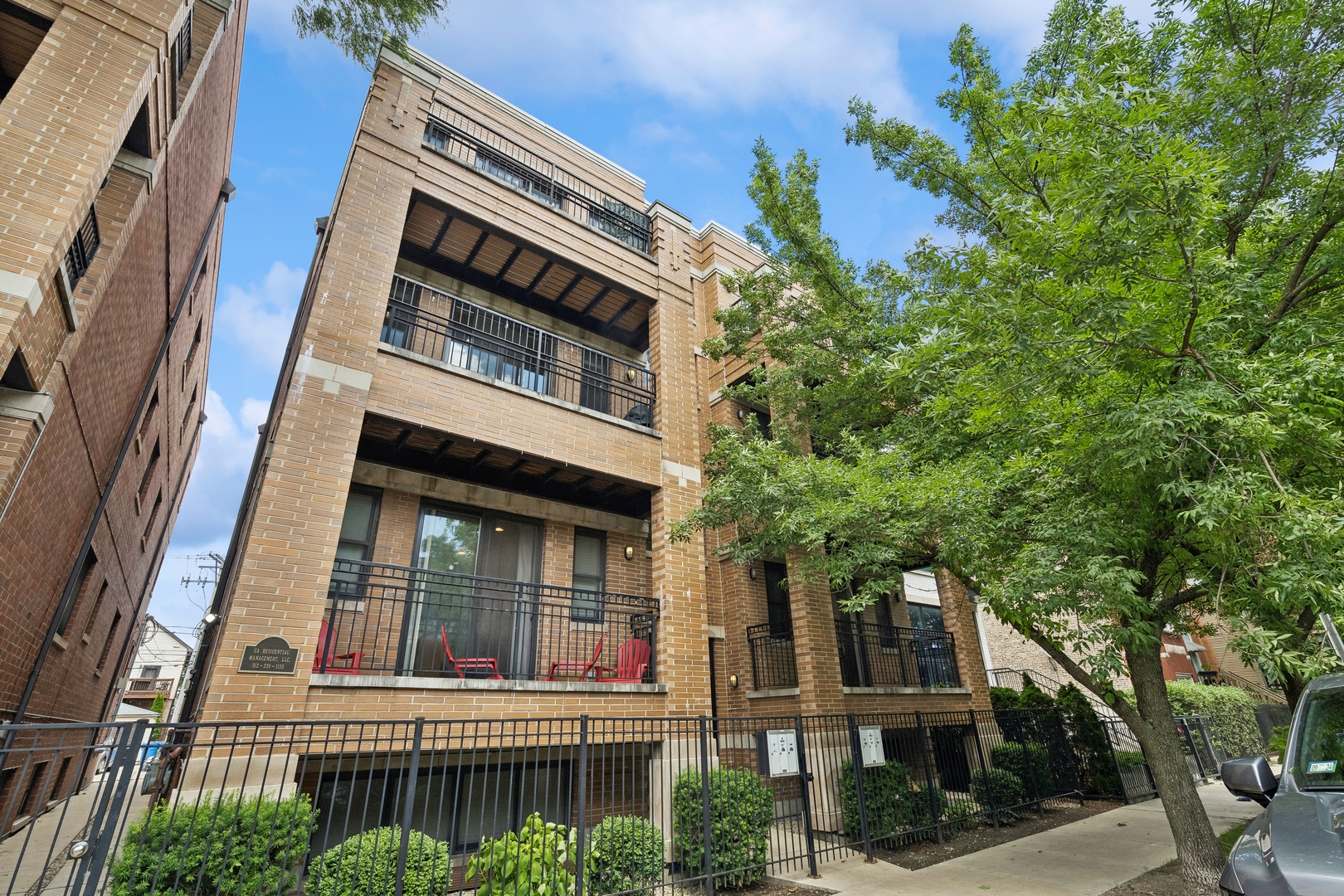 1952 W Ohio Street Unit: 1E