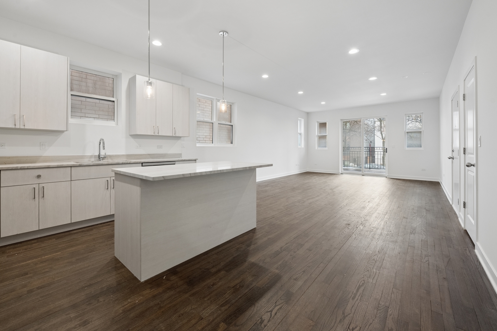 1952 W Ohio Street Unit: 1E