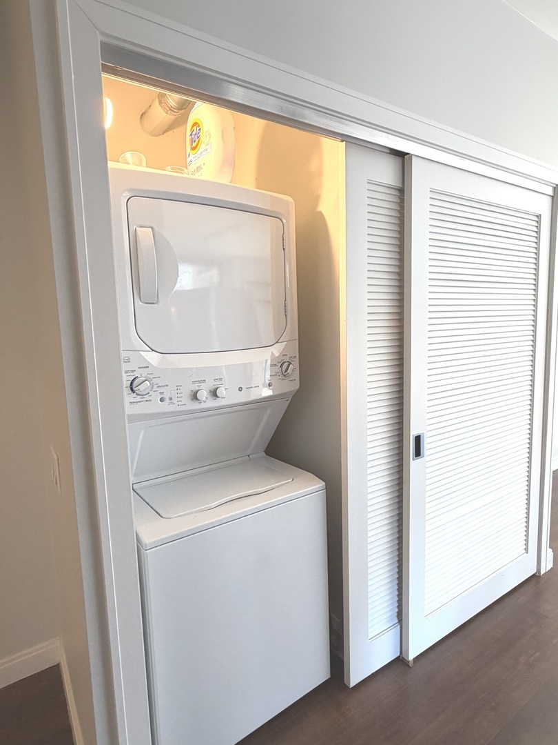 845 N State Street Unit: 902