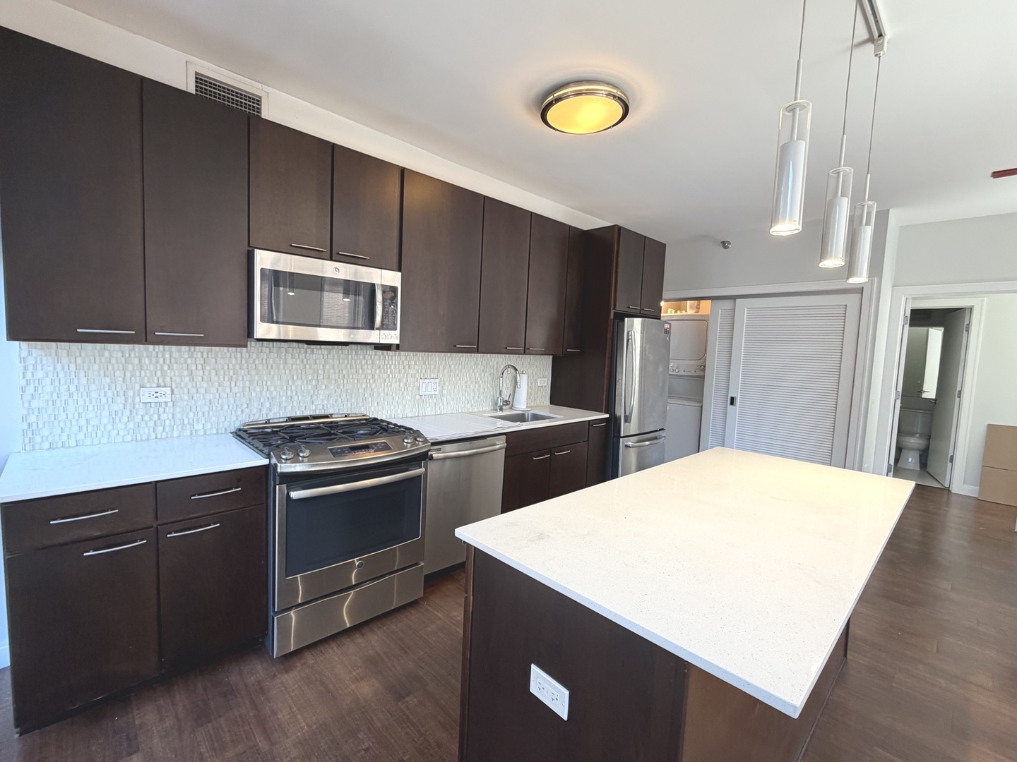 845 N State Street Unit: 902