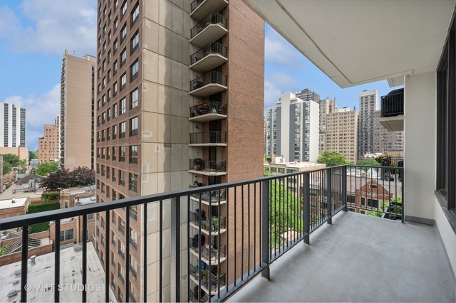 1400 N State Parkway Unit: 8b