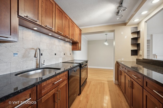 1400 N State Parkway Unit: 8b