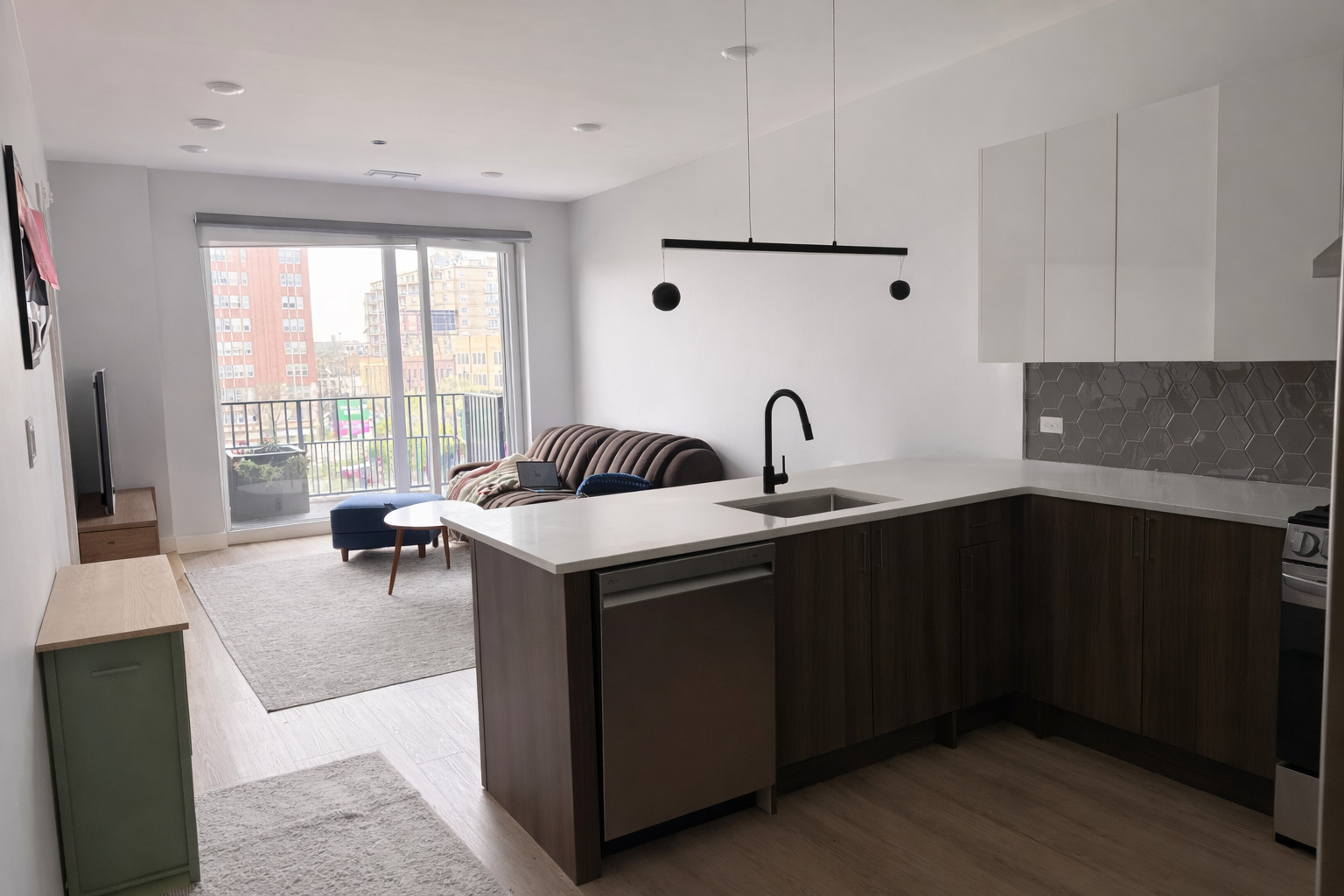 948 W Sunnyside Avenue Unit: 404