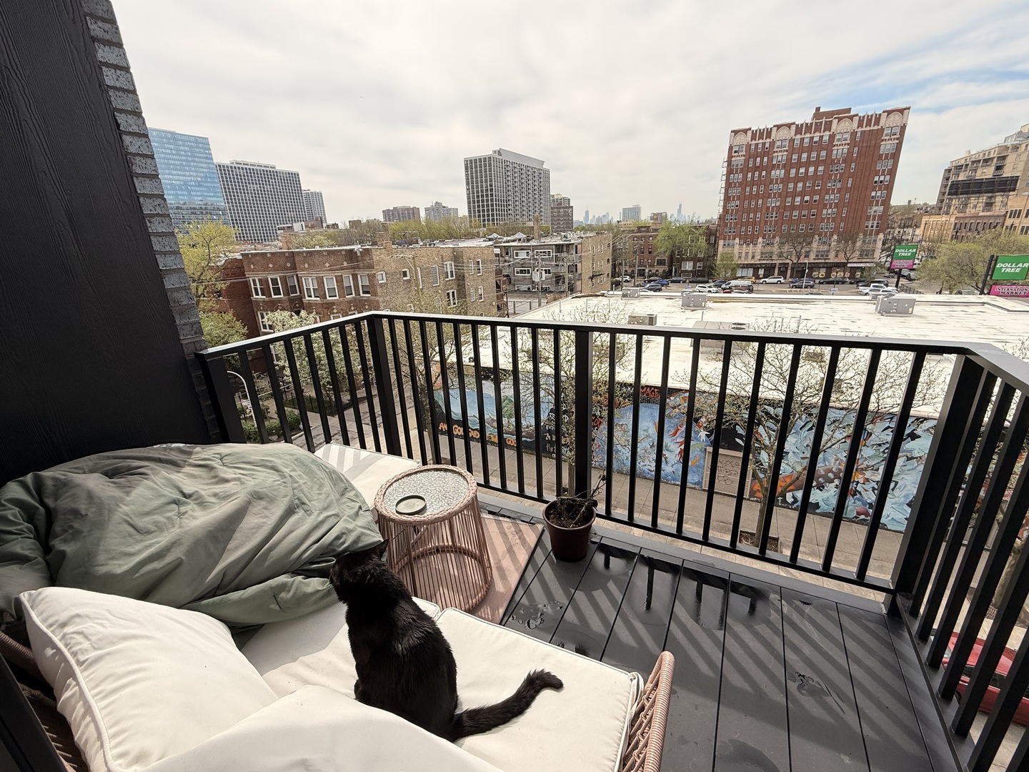948 W Sunnyside Avenue Unit: 404