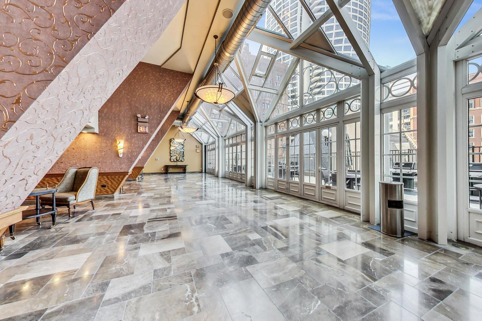 111 E Chestnut Street Unit: 35J