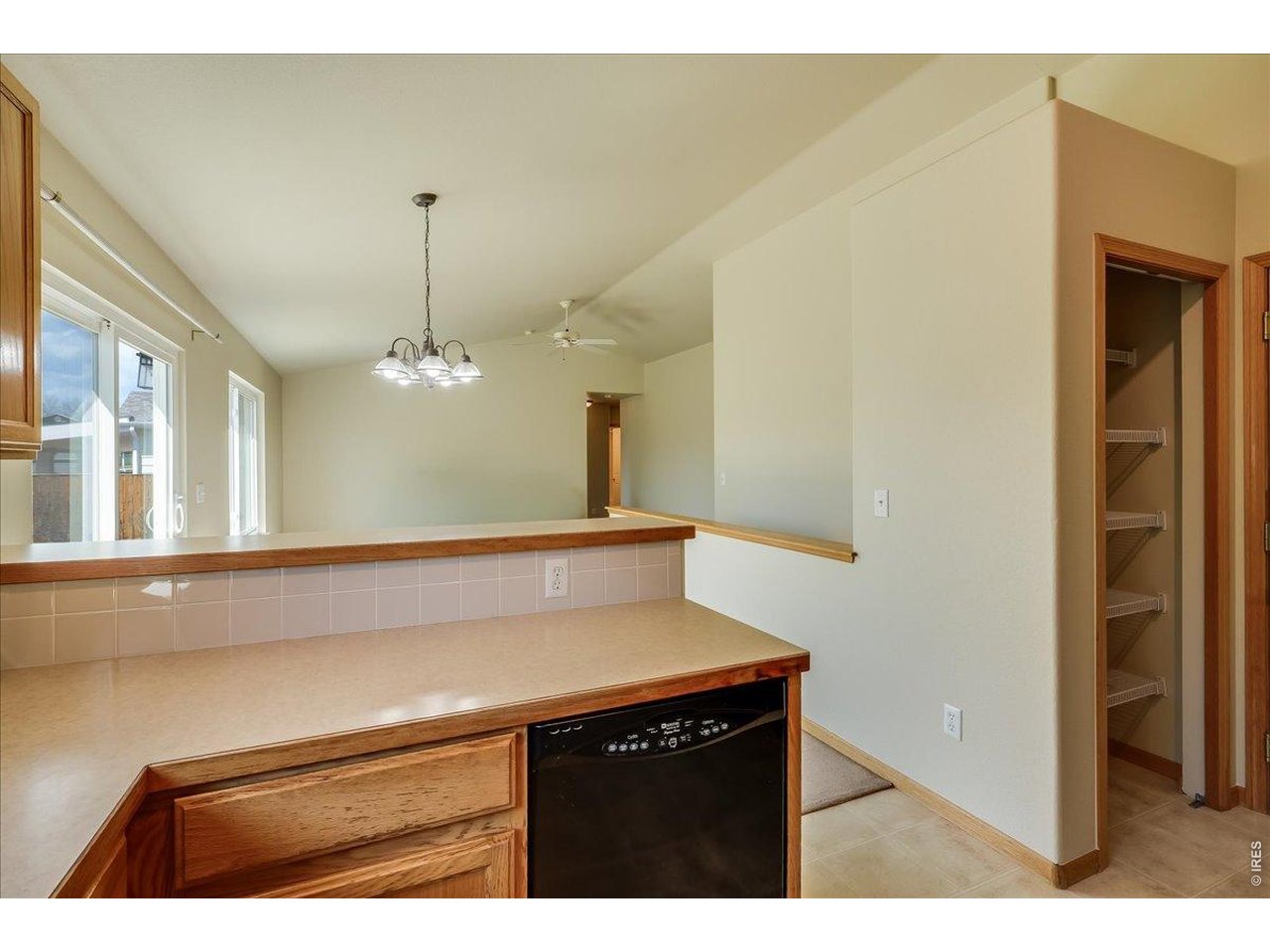 883 Emerald Dr