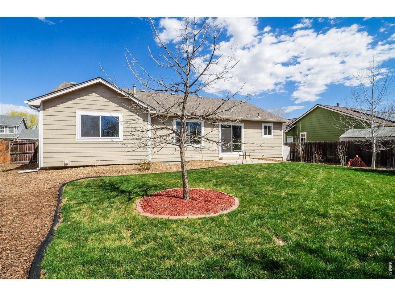 883 Emerald Dr