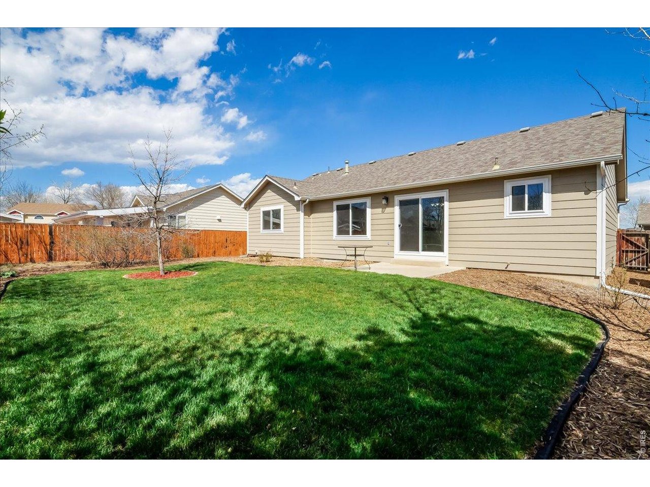 883 Emerald Dr