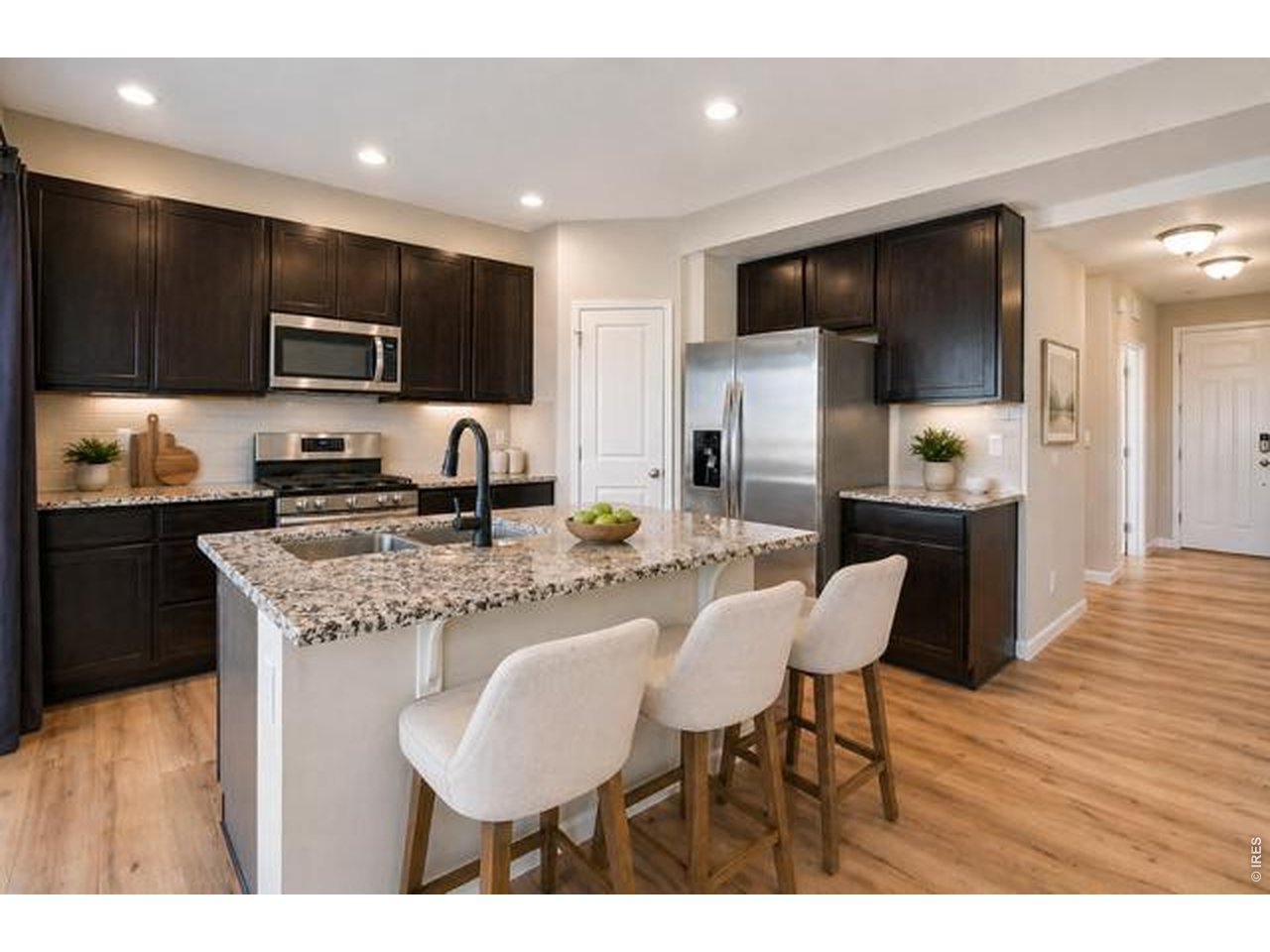 109 Morgan Cir S