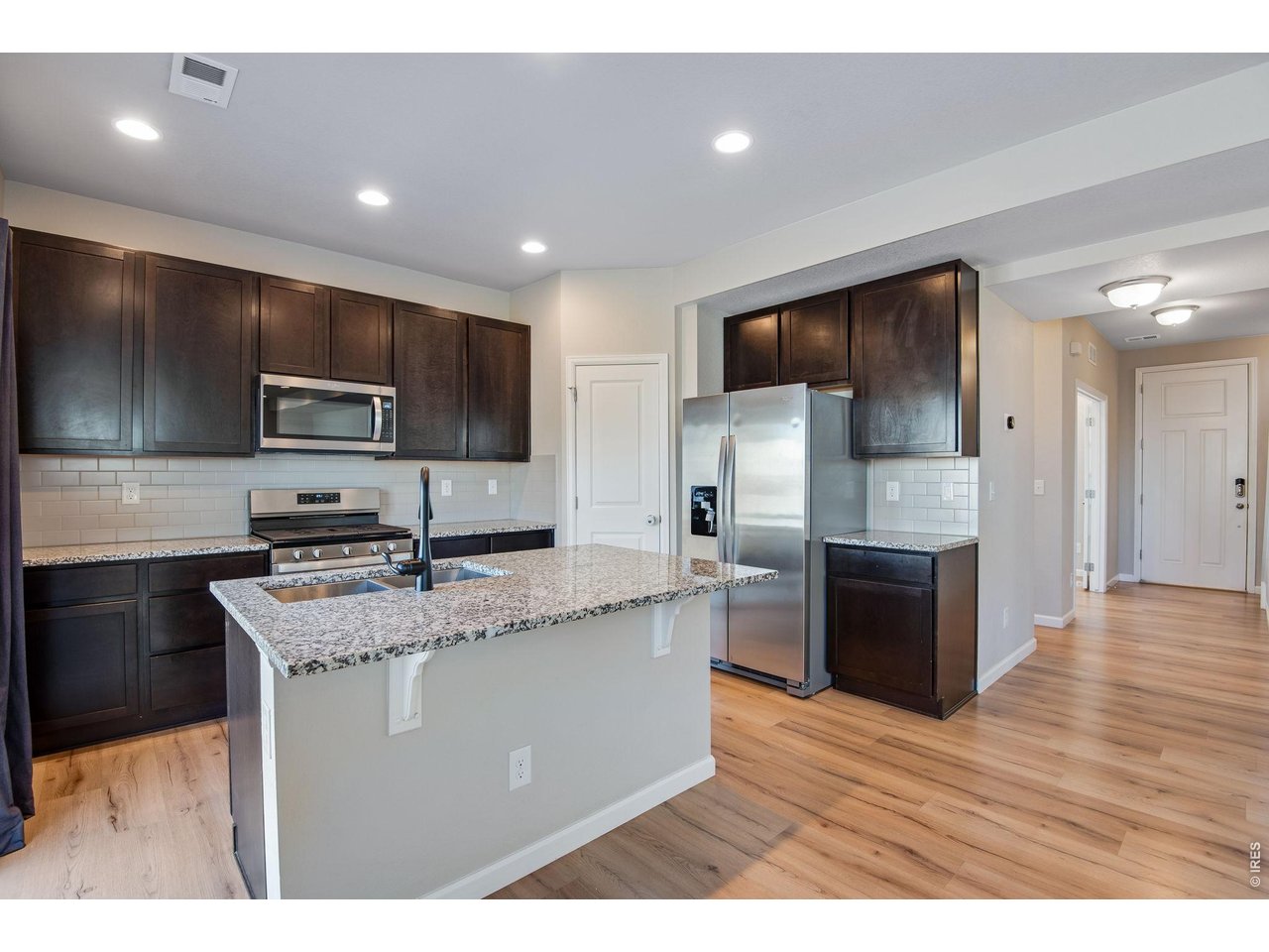 109 Morgan Cir S