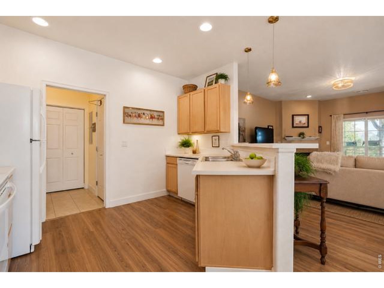 2302 Owens Ave 103