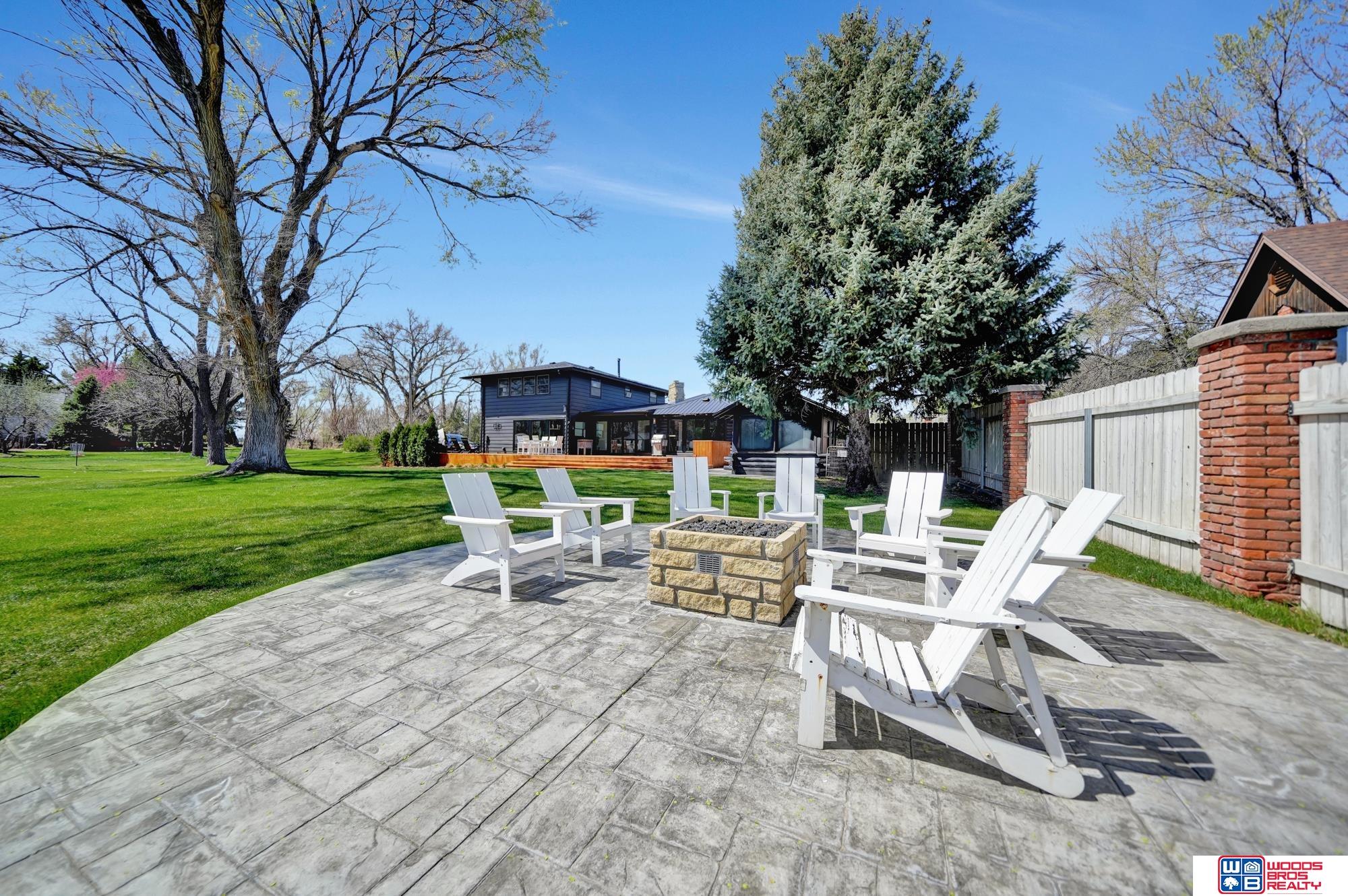 209 N Maloney Drive
