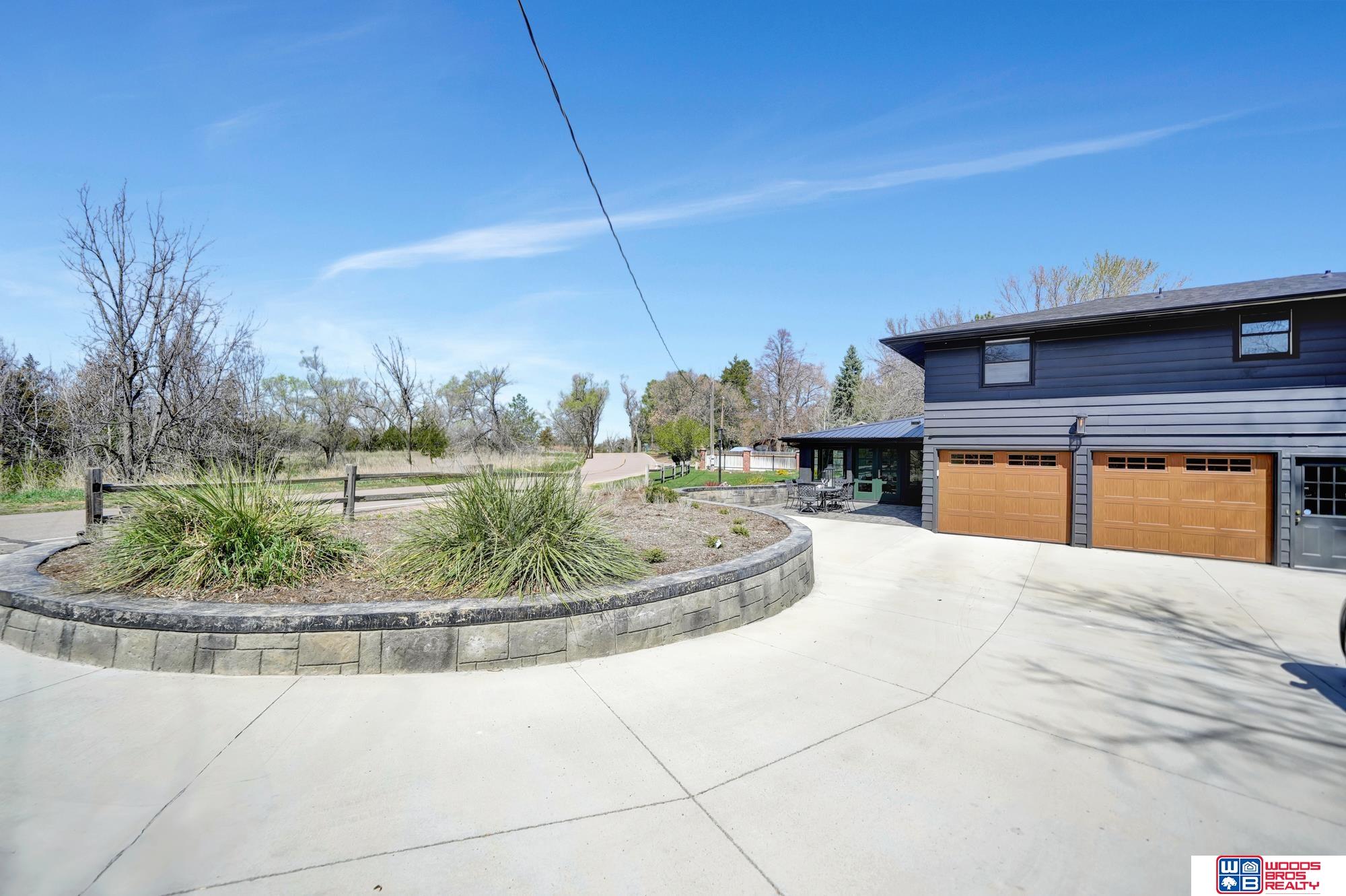 209 N Maloney Drive