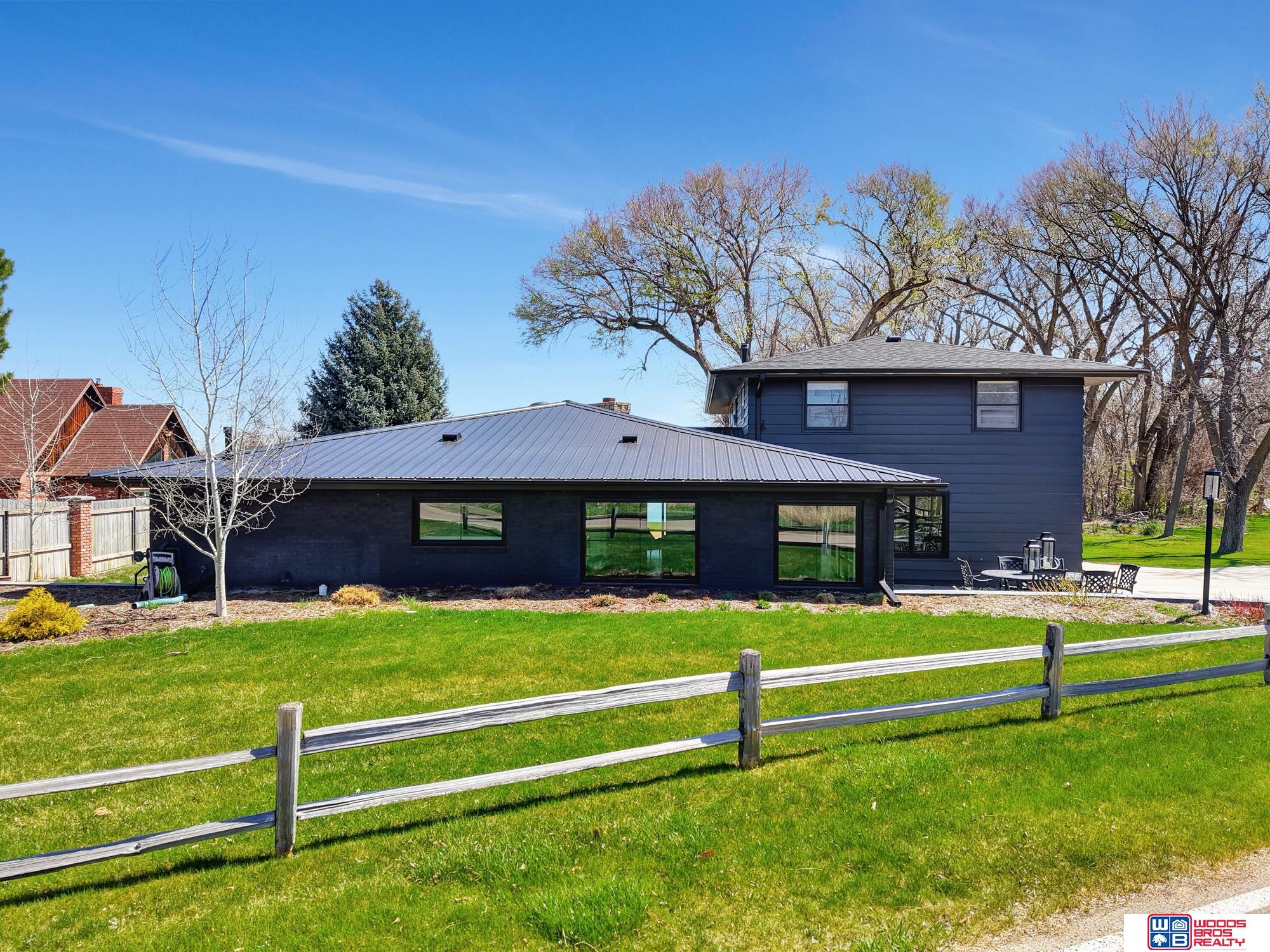 209 N Maloney Drive