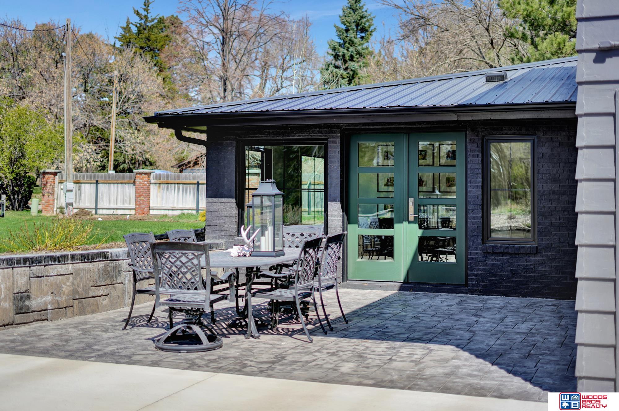 209 N Maloney Drive