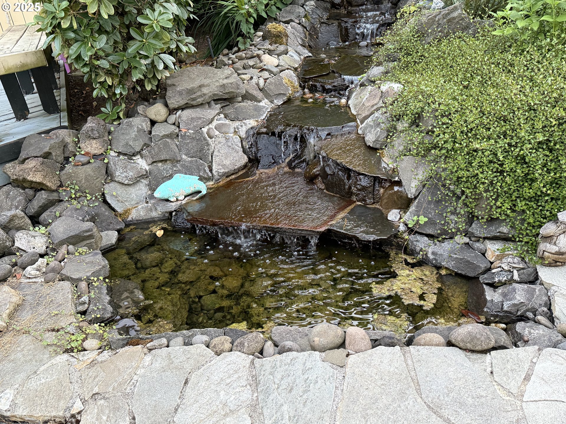 1527 NE LAURELWOOD CIR