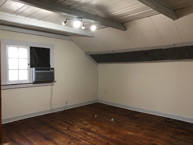 111 FOREST Avenue