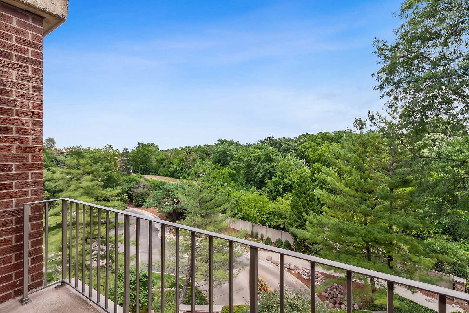 5 Oak Brook Club Drive Unit: P7N