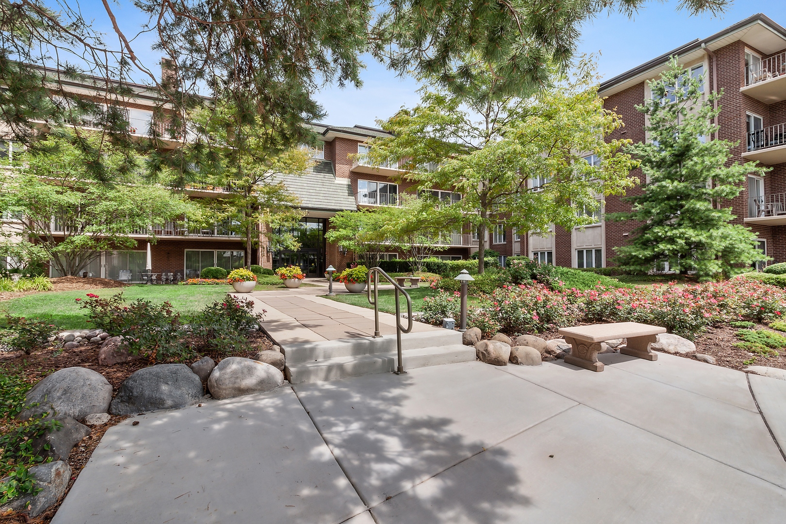 5 Oak Brook Club Drive Unit: P7N